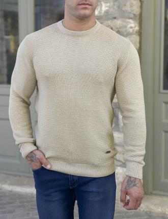 Ανδρικό πλεκτό πουλόβερΕλληνικής κατασκευήςτης εταιρείας Darious.Διαθέτει λάστιχο στα τελειώματα και η λαιμόκοψη του είναι στρογγυλή.Κανονική εφαρμογή με ελαστικότητα στο υφασμά του.Σύνθεση: 50% acr, 50% cotΤο μοντέλο έχει ύψος 1,85 είναι 95 κιλά και φοράει XL