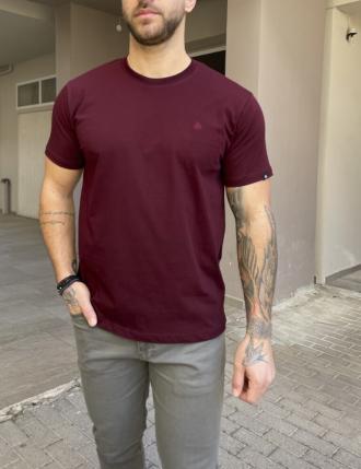 Ανδρική κοντομάνικη μπλούζα Plus Size ελληνικής κατασκευής. Διαθέτει λαιμόκοψη.Άνετη εφαρμογήΔιαθέτει ελαστικότητα στο ύφασμά τηςΣύνθεση : 100% cottonΤο μοντέλο έχει ύψος 1.85 και 95 κιλά. Φοράει μέγεθος L