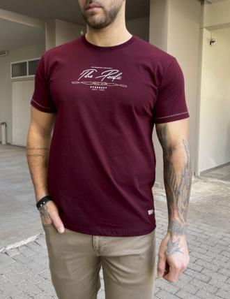 Ανδρικήκοντομάνικη μπλούζα με τύπωμα στο στήθος, ελληνικής κατασκευής. Διαθέτει στοργγυλή λαιμόκοψη.Άνετη εφαρμογήΔιαθέτει ελαστικότητα στο ύφασμά τηςΣύνθεση : 100% cottonΤο μοντέλο έχει ύψος 1.85 και 95 κιλά. Φοράει μέγεθος L