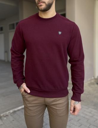 Ανδρική μακρυμάνικη μπλούζαελληνικής κατασκευής. Διαθέτει λάστιχο στα μανίκια. Το υφασμά της είναι ριπ, πολύ μαλακό βαμβακερό.Κανονική προς άνετη εφαρμογήΣύνθεση: 65% cot 35% el.Προϊόν Ελληνικής κατασκευήςΤο μοντέλο έχει ύψος 1.85 και 95 κιλά. Φοράει μέγεθος L