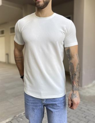 Ανδρικόμονόχρωμο κοντομάνικομπλουζάκι με ανάγλυφο σχέδιο. Διαθέτει στρογγυλή λαιμόκοψη και ίσιο τελείωμα.Σύνθεση: 95% cott. 5% lyc.Εφαρμογή: ΜοντέρναΤο μοντέλο έχει ύψος 1.85 και 95 κιλά. Φοράει μέγεθος XXL