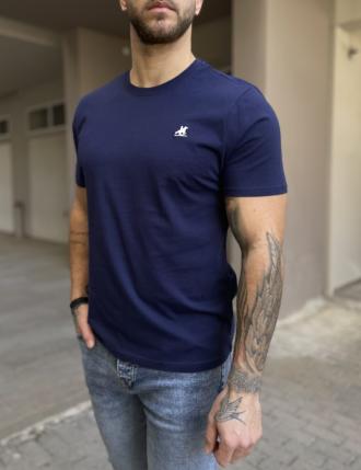 US Grand PoloΑνδρικήκοντομάνικημπλούζα. Διαθέτει στρογγυλή λαιμόκοψη και διακριτικό κέντημα στο στήθος με το λογότυπο.Κανονική εφαρμογή με λίγη ελαστικότηταΣύνθεση: 100% βαμβάκιΤο μοντέλο έχει ύψος 1.85 και 95 κιλά. Φοράει μέγεθος XLΤο δεύτερο μοντέλο έχει ύψος 1.85 και 75 κιλά. Φοράει μέγεθος M