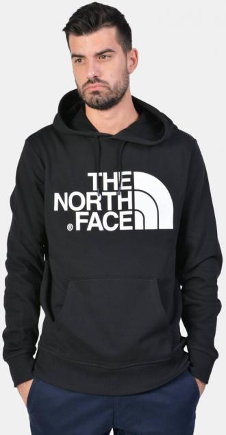 Τόσο ζεστό όσο και άνετο το Standars Hoodie με την υπογραφή της The North Face. Είναι κατασκευασμένο από απαλό ύφασμα, με κουκούλα στο πίσω μέρος και άψογη εφαρμογή. Το μοντέρνο design θα προσθέσει παραπάνω πόντους στυλ στο καθημερινό σου outfit! Πληροφορίες • Σύνθεση: 70% βαμβάκι / 30% πολυεστέρας • Κανονική εφαρμογή • Κουκούλα στο πίσω μέρος με ρυθμιζόμενο κορδόνι • Τσέπη καγκουρό • Ριμπ μανσέτες Extra Λεπτομέρειες • Τύπωμα στο μπροστινό μέρος • Το μοντέλο είναι 180 cm και φοράει l • Χρώμα: Μαύρο
