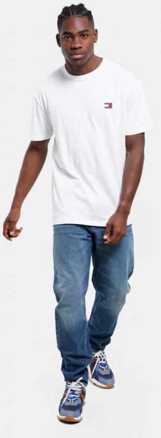 Κορυφαίο στυλ και άνεση μ%27 αυτό το ανδρικό T-shirt από την Tommy Jeans. Είναι κατασκευασμένο από απαλό και premium ύφασμα και ολοκληρώνεται με το design του brand που το υπογράφει. Πληροφορίες • Σύνθεση: 100% βαμβάκι • Κανονική εφαρμογή • Στρογγυλή λαιμόκοψη • Κοντά μανίκια Extra Λεπτομέρειες  • Tommy Jeans  λογότυπο • Χρώμα: Άσπρο