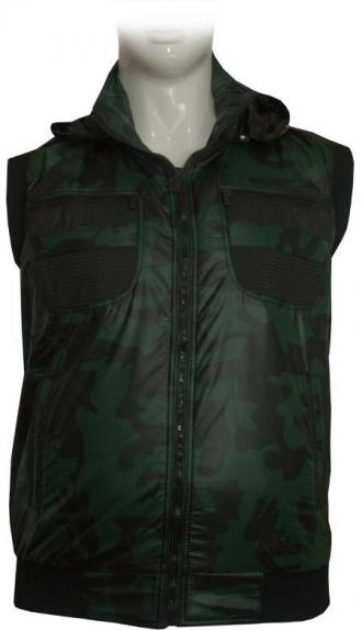 Αντιανεμικό γιλέκο καπιτονέ με κουκούλα.Μια πρακτική επιλογή,ιδανική για όλες τις ώρες της ημέρας, που θα συνοδεύσει το καθημερινό σου ντύσιμο σχεδόν όλη την διάρκεια του χρόνου.Το ρούχο έχει πέντε τσέπες,δύο στο μπροστά μέρος,δύο στο ύψος του στήθους και μία εσωτερικά.