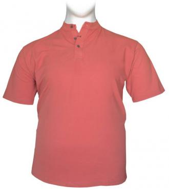 Μπλουζάκι τύπου button neck από βαμβακερό πικέ ύφασμα . Το συγκεκριμένο μπλουζάκι φτιάχτηκε ειδικά για εσένα που προτιμάς τα απορροφητικά και διαπνέοντα υφάσματα τις ζεστές μέρες του καλοκαιριού.Επιπλέον προτέρημα του είναι ότι δίνει την δυνατότητα ξεκουμπώνοντας τα κουμπιά της πατιλέτας να προσαρμόζεις το κλείσιμο της λαιμόκοψης ακριβώς εκεί που σε βολεύει και σε κάνει να αισθάνεσαι πιο άνετα.Στο μονόχρωμο σύνολο του ρούχου ξεχωρίζει η διχρωμία του επιπλέον υφάσματος στην πατιλέτα και οι κεντητές λεπτομέρειες στο στήθος και το μανίκι του ρούχου.    Όταν ο υδράργυρος φτάνει στο κόκκινο και κάθε άλλος τύπος υφάσματος γίνεται αφόρητος κάτω από τον Ελληνικό ήλιο ,το βαμβακερό ρούχο γίνεται μια απαράβατη αναγκαιότητα σε κάθε ανδρική γκαρνταρόμπα.Κατασκευασμένο από 100% εξαιρετικής ποιότητας βαμβακερό ριπ ύφασμα,απαλό στην αφή και δροσερό,δεν θα θες να το αποχωριστείς από πάνω σου.Μπορείς να το συνδυάσεις πολύ εύκολα με κάποιο από τα casual παντελόνια σου(chino,τζιν,καπαρτινέ) είτε με οποιαδήποτε από τις βερμούδες σου και να εντυπωσιάσεις παίζοντας με τις διχρωμίες ή την χρωματική αντίθεση που θα επιλέξεις.