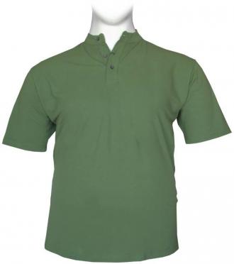 Μπλουζάκι τύπου button neck από βαμβακερό πικέ ύφασμα . Το συγκεκριμένο μπλουζάκι φτιάχτηκε ειδικά για εσένα που προτιμάς τα απορροφητικά και διαπνέοντα υφάσματα τις ζεστές μέρες του καλοκαιριού.Επιπλέον προτέρημα του είναι ότι δίνει την δυνατότητα ξεκουμπώνοντας τα κουμπιά της πατιλέτας να προσαρμόζεις το κλείσιμο της λαιμόκοψης ακριβώς εκεί που σε βολεύει και σε κάνει να αισθάνεσαι πιο άνετα.Στο μονόχρωμο σύνολο του ρούχου ξεχωρίζει η διχρωμία του επιπλέον υφάσματος στην πατιλέτα και οι κεντητές λεπτομέρειες στο στήθος και το μανίκι του ρούχου.    Όταν ο υδράργυρος φτάνει στο κόκκινο και κάθε άλλος τύπος υφάσματος γίνεται αφόρητος κάτω από τον Ελληνικό ήλιο ,το βαμβακερό ρούχο γίνεται μια απαράβατη αναγκαιότητα σε κάθε ανδρική γκαρνταρόμπα.Κατασκευασμένο από 100% εξαιρετικής ποιότητας βαμβακερό ριπ ύφασμα,απαλό στην αφή και δροσερό,δεν θα θες να το αποχωριστείς από πάνω σου.Μπορείς να το συνδυάσεις πολύ εύκολα με κάποιο από τα casual παντελόνια σου(chino,τζιν,καπαρτινέ) είτε με οποιαδήποτε από τις βερμούδες σου και να εντυπωσιάσεις παίζοντας με τις διχρωμίες ή την χρωματική αντίθεση που θα επιλέξεις.