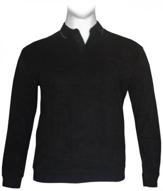 Μπλούζα wool feel τύπου polo μακρυμάνικη με κουμπιά στο γιακά.Ξεχωριστό χαρακτήρα στο ρούχο προσδίδει το επιπλέον φιλέτο σουέτ στους ΄ώμους και την πατιλέτα.Η μπλούζα είναι κατασκευασμένη από εξαιρετικής ποιότητας τρίκλωστο βαμβάκι που προσφέρει άνεση κινήσεων όλες τις ώρες της ημέρας.Η ειδική πλέξη του νήματος του υφάσματος που αφήνει μια ζεστή και απαλή αίσθηση στην επαφή με το δέρμα ενώ η χρήση ανεξίτηλων νηματοβαφών εγγυάται την αντοχή στον αποχρωματισμό. Οι μακρυμάνικες βαμβακερές μπλούζες είναι μια πρακτική επιλογή που θα σε διευκολύνει στον συνδυασμό με πολλούς τύπους παντελονιών ενώ θα σε κρατήσει ζεστό τους χειμωνιάτικους μήνες του χρόνου.Μπορούν να φορεθούν το ίδιο εύκολα μόνες τους όσο και να