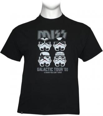 T-shirt "Heroes FTW" της Leo Collection με μεταξοτυπία .Το συγκεκριμένο μπλουζάκι φτιάχτηκε ειδικά για εσένα που προτιμάς τα απορροφητικά και διαπνέοντα υφάσματα τις ζεστές μέρες του καλοκαιριού. Βαμβακερό ελαστικό ριπ έχει χρησιμοποιηθεί στο φινίρισμα του γιακά ενώ το μονόχρωμο σύνολο του t-shirt πλαισιώνει και αναδεικνύει την μεταξοτυπία υψηλής ποιότητας που βρίσκεται στο κέντρο του .Κατασκευασμένο από 100% βαμβακερό μακό ύφασμα,απαλό στην αφή και δροσερό,δεν θα θες να το αποχωριστείς από πάνω σου.Μπορείς να το συνδυάσεις πολύ εύκολα με κάποιο από τα τζιν παντελόνια σου είτε με οποιαδήποτε από τις βερμούδες σου και να εντυπωσιάσεις παίζοντας με τις διχρωμίες ή την χρωματική αντίθεση που θα επιλέξεις.