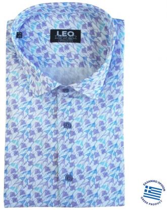 Με γνώμονα την κάθε προσεγμένη εμφάνιση που θες να κάνεις,η Leo Collection επέλεξε το συγκεκριμένο πουκάμισο μέσα από μια αστείρευτη γκάμα πουκαμίσων.Παίξε με τους χρωματικούς συνδυασμούς εναλλάσσοντας τα παντελόνια που έχεις στην γκαρνταρόμπα σου,ανάλογα την περίσταση αλλά και το κύρος που θέλεις να προσδώσεις στην εκάστοτε εμφάνιση σου.Ταίριαξε το με το αγαπημένο σου τζιν η καπαρτινέ πεντάτσεπο παντελόνι,φορώντας το ριχτό και έξω από το παντελόνι σου για ένα άνετο και ξεχωριστό καθημερινό ντύσιμο. Είναι γεγονός πως τα τελευταία χρόνια τα έντονα σχεδιαστά πουκάμισα έχουν κάνει την είσοδο τους στο ανδρικό ντύσιμο αλλά και στις περισσότερες ανδρικές γκαρνταρόμπες .Ευκολοφόρετα και εντυπωσιακά στην εμφάνιση εκ φύσεως δώσανε στυλιστικές λύσεις στο καθημερινό αλλά και στο επίσημο μοντέρνο ανδρικό ντύσιμο.Παρακολουθώντας λοιπόν από κοντά τις τάσεις της μόδας αλλά και τους διεθνείς καταλόγους παραγωγής των μεγαλύτερων υφαντουργιών στον τομέα του ανδρικού πουκαμισού,η Leo Collection συνεχίζει να επιλέγει τα ιδανικά υφάσματα που αφορούν το ανδρικό πουκάμισο σε μεγάλο μέγεθος με τις όποιες ιδιαιτερότητες αυτό έχει.Άλλωστε η πείρα των 55 και πλέον ετών της είναι η προφανέστερη και καλύτερη εγγύηση που μπορείς να έχεις.
