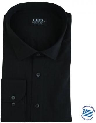 Το απόλυτο καλοκαιρινό πουκάμισο είναι εδώ. Το Linen Seed της Leo Collection είναι φτιαγμένο από ανάλαφρο, δροσερό λινό και σχεδιασμένο για άνεση και στυλ κάθε μέρα. Με μακριά μανίκια και καθαρή γραμμή χωρίς τσέπη, δείχνει cool χωρίς να προσπαθεί πολύ. Ο διακριτικός γιακάς του το κάνει τέλειο τόσο για τη βόλτα όσο και για πιο προσεγμένες εμφανίσεις. Φόρεσέ το ανοιχτό πάνω από ένα t-shirt ή μόνο του με το αγαπημένο σου παντελόνι – ταιριάζει με τα πάντα. Λεπτομέρειες: Λινό ύφασμα 100% – ανάλαφρο %26 αναπνέει Μακρυμάνικο, με γιακά Minimal σχεδίαση χωρίς τσέπη Άνετη εφαρμογή 100% Ελληνικής Κατασκευής Κατάλληλο για καθημερινό ντύσιμο, διακοπές ή και έξοδο Απλό, φυσικό, αβίαστα κομψό. Το Linen Seed θα γίνει το go-to σου κομμάτι για τους ζεστούς μήνες.