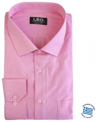 Δώσε νέα πνοή στο καλοκαιρινό σου στυλ με το Air Cool από τη Leo Collection – ένα πουκάμισο φτιαγμένο για δροσιά, άνεση και διαχρονικό στυλ. Με μοντέρνο γιακά τύπου rex και εξαιρετικά ανάλαφρη ύφανση, το Air Cool είναι η ιδανική επιλογή για τις ζεστές μέρες, είτε είσαι στο γραφείο, είτε απολαμβάνεις τη βόλτα σου. Το ύφασμά του “αναπνέει”, χαρίζοντας αίσθηση φρεσκάδας όλη μέρα, ενώ η κομψή γραμμή του σου επιτρέπει να το φορέσεις από το πρωί μέχρι το βράδυ, με ή χωρίς σακάκι. Λεπτομέρειες: Μακρυμάνικο πουκάμισο Γιακάς τύπου rex – διακριτικός και κομψός Πολύ δροσερή, ελαφριά ύφανση Κομψή αλλά casual αισθητική Τσέπη στο στήθος Άνετη εφαρμογή για καθημερινή χρήση Το Air Cool είναι το πουκάμισο που θα θες να φοράς κάθε μέρα – γιατί τίποτα δεν νικά την άνεση όταν συνοδεύεται από στυλ.