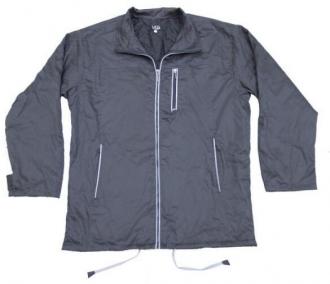 Ανοιξιάτικο καπαρτινέ μπουφάν μονόχρωμο.Το ρούχο έχει μία κάθετη τσέπη στο ύψος του στήθους που κλείνει με φερμουάρ,δύο τσέπες στο κάτω μέρος του καθώς και μια εσωτερική τσέπη.Ιδιαίτερο χρωματικό τόνο προσδίδει στο ρούχο το sharkskin ρέλι/κορδόνι που ντύνει τα φερμουάρ και τις τσέπες ενώ η λεπτή φόδρα στο εσωτερικό του εγγυάται την άψογη εφαρμογή.Τα μανίκια του μπουφάν κλείνουν με velcro(σκρατσ) ενώ στο κάτω μέρος του υπάρχει κορδόνι σύσφιξης σε ασορτί χρώμα με τα υπόλοιπα κορδόνια.