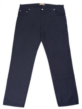 Πεντάτσεπο σταθερό καπαρτινέ παντελόνι μεσαίου καβάλου.Η επεξεργασία sanforized που υφίσταται το πανί εγγυάται εξαιρετική απαλότητα και αντοχή των χρωμάτων καθώς επίσης και αντοχή στο μπάσιμο κατά την διάρκεια του πλυσίματος.