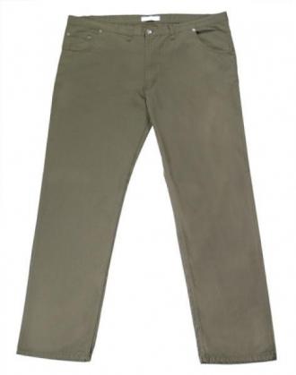 Πεντάτσεπο σταθερό καπαρτινέ παντελόνι μεσαίου καβάλου.Η επεξεργασία sanforized που υφίσταται το πανί εγγυάται εξαιρετική απαλότητα και αντοχή των χρωμάτων καθώς επίσης και αντοχή στο μπάσιμο κατά την διάρκεια του πλυσίματος.