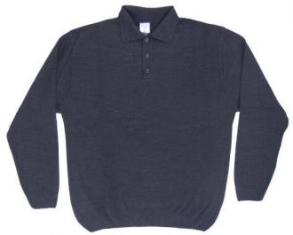 Μονόχρωμο πλεκτό πουλόβερ με γιακά τύπου polo σε κλασσική γραμμή.Το ρούχο αγκαλιάζει με πλεκτό ριπ τους καρπούς των χεριών και την μέση και κλείνει με κουμπιά στην πατιλέτα του γιακά.Ιδανικό για μια ξεχωριστή casual εμφάνιση αλλά και για μια πιο προσεγμένη βραδινή επιλογή,συνδυασμένο με κάποιο από τα σακάκια σου.Διαθέσιμο σε τέσσερις melange χρωματισμούς για να επιλέξεις αυτόν που ταιριάζει στα χρώματα των αγαπημένων σου παντελονίων. Οι βαμβακερές πλεκτές μπλούζες είναι μια πρακτική επιλογή που θα σε διευκολύνει στον συνδυασμό με πολλούς τύπους παντελονιών ενώ θα σε κρατήσει ζεστό τους χειμωνιάτικους μήνες του χρόνου.Ιδανικά συνδυασμένες με ένα πουκάμισο και ένα παντελόνι τζιν για μια ξεχωριστή και άνετη εμφάνιση κατά την διάρκεια της μέρας ,αλλά και ευκολοσυνδύαστες για την βραδινή σου έξοδο ταιριάζοντας τις με σπορ σακάκι,πουκάμισο και παντελόνι τύπου chinos ή πεντάτσεπο καπαρτινέ.Ανεξάρτητα από το πως θα επιλέξεις να τις συνδυάσεις,οι μακρυμάνικες μπλούζες είναι η πλέον ιδανική και μοντέρνα επιλογή και ένα must για την γκαρνταρόμπα σου.