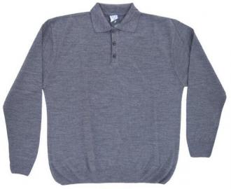 Μονόχρωμο πλεκτό πουλόβερ με γιακά τύπου polo σε κλασσική γραμμή.Το ρούχο αγκαλιάζει με πλεκτό ριπ τους καρπούς των χεριών και την μέση και κλείνει με κουμπιά στην πατιλέτα του γιακά.Ιδανικό για μια ξεχωριστή casual εμφάνιση αλλά και για μια πιο προσεγμένη βραδινή επιλογή,συνδυασμένο με κάποιο από τα σακάκια σου.Διαθέσιμο σε τέσσερις melange χρωματισμούς για να επιλέξεις αυτόν που ταιριάζει στα χρώματα των αγαπημένων σου παντελονίων. Οι βαμβακερές πλεκτές μπλούζες είναι μια πρακτική επιλογή που θα σε διευκολύνει στον συνδυασμό με πολλούς τύπους παντελονιών ενώ θα σε κρατήσει ζεστό τους χειμωνιάτικους μήνες του χρόνου.Ιδανικά συνδυασμένες με ένα πουκάμισο και ένα παντελόνι τζιν για μια ξεχωριστή και άνετη εμφάνιση κατά την διάρκεια της μέρας ,αλλά και ευκολοσυνδύαστες για την βραδινή σου έξοδο ταιριάζοντας τις με σπορ σακάκι,πουκάμισο και παντελόνι τύπου chinos ή πεντάτσεπο καπαρτινέ.Ανεξάρτητα από το πως θα επιλέξεις να τις συνδυάσεις,οι μακρυμάνικες μπλούζες είναι η πλέον ιδανική και μοντέρνα επιλογή και ένα must για την γκαρνταρόμπα σου.