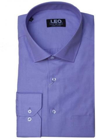 Μακρυμάνικο πουκάμισο Fil-a-Fil σε κλασσική γραμμή και γαλλική ραφή.Εάν ψάχνεις ένα διαχρονικό ρούχο που να μην το επηρεάζουν οι εναλλαγές της μόδας ενώ ταυτόχρονα μπορεί να σου δώσει μεγάλο εύρος επιλογών όσο αφορά τους συνδυασμούς που μπορείς να συνθέσεις με αυτό, τότε μόλις βρήκες το προϊόν που σου ταιριάζει απόλυτα.Η αστείρευτη και συνεχώς εμπλουτιζόμενη παλέτα χρωμάτων θα σε παροτρύνει να το ταιριάξεις με ένα από τα κουστούμια σου για μια επίσημη εμφάνιση ενώ μπορείς με μεγάλη ευκολία να το προσθέσεις και στην καθημερινή σου γκαρνταρόμπα μιας και συνδυάζετε εξίσου εύκολα με παντελόνια τύπου τζιν και καπαρτινέ.Η προσθήκη του σκληρού κλασσικού κολάρου στον γιακά με την χρήση μπανέλας σου επιτρέπει να φορέσεις το συγκεκριμένο πουκάμισο με γραβάτα αλλά και χωρίς αυτή, σηκώνοντας τον γιακά σε όποια θέση επιθυμείς, για μια πιο casual εμφάνιση.Τέλος η λιτή γραμμή του ρούχου,η επιλογή των υλικών, αλλά και η προσεγμένη ραφή μας που εγγυάται η πείρα της εξειδίκευσής των 55 και πλέον ετών στην κατασκευή πουκαμίσων,υπόσχεται να αναδείξει όποιο σύνολο επιλέξεις να το συνδυάσεις ,κερδίζοντας τις εντυπώσεις.