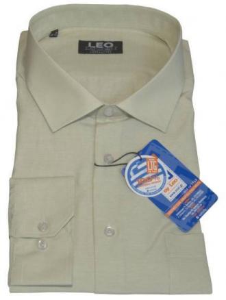 Μακρυμάνικο πουκάμισο Fil-a-Fil σε κλασσική γραμμή και γαλλική ραφή.Εάν ψάχνεις ένα διαχρονικό ρούχο που να μην το επηρεάζουν οι εναλλαγές της μόδας ενώ ταυτόχρονα μπορεί να σου δώσει μεγάλο εύρος επιλογών όσο αφορά τους συνδυασμούς που μπορείς να συνθέσεις με αυτό, τότε μόλις βρήκες το προϊόν που σου ταιριάζει απόλυτα.Η αστείρευτη και συνεχώς εμπλουτιζόμενη παλέτα χρωμάτων θα σε παροτρύνει να το ταιριάξεις με ένα από τα κουστούμια σου για μια επίσημη εμφάνιση ενώ μπορείς με μεγάλη ευκολία να το προσθέσεις και στην καθημερινή σου γκαρνταρόμπα μιας και συνδυάζετε εξίσου εύκολα με παντελόνια τύπου τζιν και καπαρτινέ.Η προσθήκη του σκληρού κλασσικού κολάρου στον γιακά με την χρήση μπανέλας σου επιτρέπει να φορέσεις το συγκεκριμένο πουκάμισο με γραβάτα αλλά και χωρίς αυτή, σηκώνοντας τον γιακά σε όποια θέση επιθυμείς, για μια πιο casual εμφάνιση.Τέλος η λιτή γραμμή του ρούχου,η επιλογή των υλικών, αλλά και η προσεγμένη ραφή μας που εγγυάται η πείρα της εξειδίκευσής των 55 και πλέον ετών στην κατασκευή πουκαμίσων,υπόσχεται να αναδείξει όποιο σύνολο επιλέξεις να το συνδυάσεις ,κερδίζοντας τις εντυπώσεις.