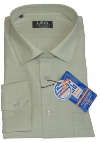 Μακρυμάνικο πουκάμισο Fil-a-Fil σε κλασσική γραμμή και γαλλική ραφή.Εάν ψάχνεις ένα διαχρονικό ρούχο που να μην το επηρεάζουν οι εναλλαγές της μόδας ενώ ταυτόχρονα μπορεί να σου δώσει μεγάλο εύρος επιλογών όσο αφορά τους συνδυασμούς που μπορείς να συνθέσεις με αυτό, τότε μόλις βρήκες το προϊόν που σου ταιριάζει απόλυτα.Η αστείρευτη και συνεχώς εμπλουτιζόμενη παλέτα χρωμάτων θα σε παροτρύνει να το ταιριάξεις με ένα από τα κουστούμια σου για μια επίσημη εμφάνιση ενώ μπορείς με μεγάλη ευκολία να το προσθέσεις και στην καθημερινή σου γκαρνταρόμπα μιας και συνδυάζετε εξίσου εύκολα με παντελόνια τύπου τζιν και καπαρτινέ.Η προσθήκη του σκληρού κλασσικού κολάρου στον γιακά με την χρήση μπανέλας σου επιτρέπει να φορέσεις το συγκεκριμένο πουκάμισο με γραβάτα αλλά και χωρίς αυτή, σηκώνοντας τον γιακά σε όποια θέση επιθυμείς, για μια πιο casual εμφάνιση.Τέλος η λιτή γραμμή του ρούχου,η επιλογή των υλικών, αλλά και η προσεγμένη ραφή μας που εγγυάται η πείρα της εξειδίκευσής των 55 και πλέον ετών στην κατασκευή πουκαμίσων,υπόσχεται να αναδείξει όποιο σύνολο επιλέξεις να το συνδυάσεις ,κερδίζοντας τις εντυπώσεις.