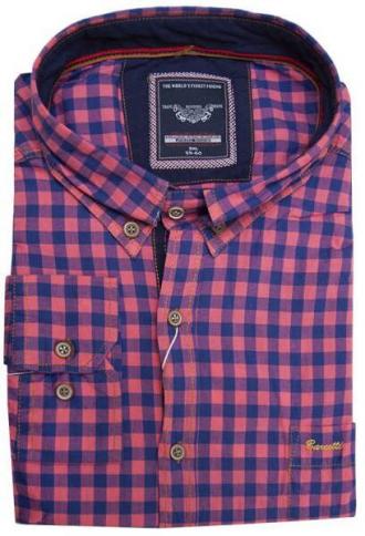 Με γνώμονα την κάθε προσεγμένη εμφάνιση που θες να κάνεις,η Leo Collection δημιούργησε για σένα ένα πουκάμισο,επιλέγοντας μέσα από μια αστείρευτη γκάμα εξαιρετικών υφασμάτων.Παίξε με τους χρωματικούς συνδυασμούς εναλλάσσοντας τα παντελόνια που έχεις στην γκαρνταρόμπα σου,ανάλογα την περίσταση αλλά και το κύρος που θέλεις να προσδώσεις στην εκάστοτε εμφάνιση σου.Το ιδιαίτερο ντεσέν του συγκεκριμένου οδηγού αναδεικνύεται από την αντίθεση του επιπλέον μονόχρωμου βαμβακερού υφάσματος στην μανσέτα και το εσωτερικό ποδαράκι του λαιμού.Ταίριαξε το με το αγαπημένο σου τζιν η καπαρτινέ παντελόνι,φορώντας το ριχτό και έξω από το παντελόνι σου για ένα άνετο και ξεχωριστό καθημερινό ντύσιμο,ενώ ο συνδυασμός με ένα παντελόνι τύπου chinos φορεμένο μέσα από το παντελόνι,υπόσχεται να απογειώσει στιλιστικά την βραδινή ή επίσημη εμφάνιση σου. Είναι γεγονός πως τα τελευταία χρόνια τα έντονα εμπριμέ αλλά και τα πουά ντεσέν έχουν κάνει την είσοδο τους στο ανδρικό ντύσιμο αλλά και στις περισσότερες ανδρικές γκαρνταρόμπες .Ευκολοφόρετα και εντυπωσιακά στην εμφάνιση εκ φύσεως δώσανε στυλιστικές λύσεις στο καθημερινό αλλά και στο επίσημο μοντέρνο ανδρικό ντύσιμο.Παρακολουθώντας λοιπόν από κοντά τις τάσεις της μόδας αλλά και τους διεθνείς καταλόγους παραγωγής των μεγαλύτερων υφαντουργιών στον τομέα του ανδρικού πουκαμισού,η Leo Collection συνεχίζει να επιλέγει τα ιδανικά υφάσματα που αφορούν το ανδρικό πουκάμισο σε μεγάλο μέγεθος με τις όποιες ιδιαιτερότητες αυτό έχει.Άλλωστε η πείρα των 55 και πλέον ετών της είναι η προφανέστερη και καλύτερη εγγύηση που μπορείς να έχεις.