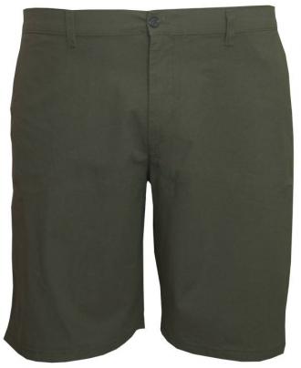 Η βερμούδα μπορεί να μην είναι το πιο επίσημο ένδυμα που έχεις στην γκαρνταρόμπα σου αλλά όσο πλησιάζουν οι καλοκαιρινοί μήνες,νιώθεις ότι είναι μια αναγκαιότητα.Πόσο μάλλον όταν το ελληνικό καλοκαίρι διαρκεί όλο και μεγαλύτερο χρονικό διάστημα. Με γνώμονα λοιπόν τους πολύ θερμούς μήνες του χρόνου,η Leo XXXL έχει την πλέον χρηστική πρόταση για μια κομψή και δροσερή εμφάνιση.Η βερμούδα chino