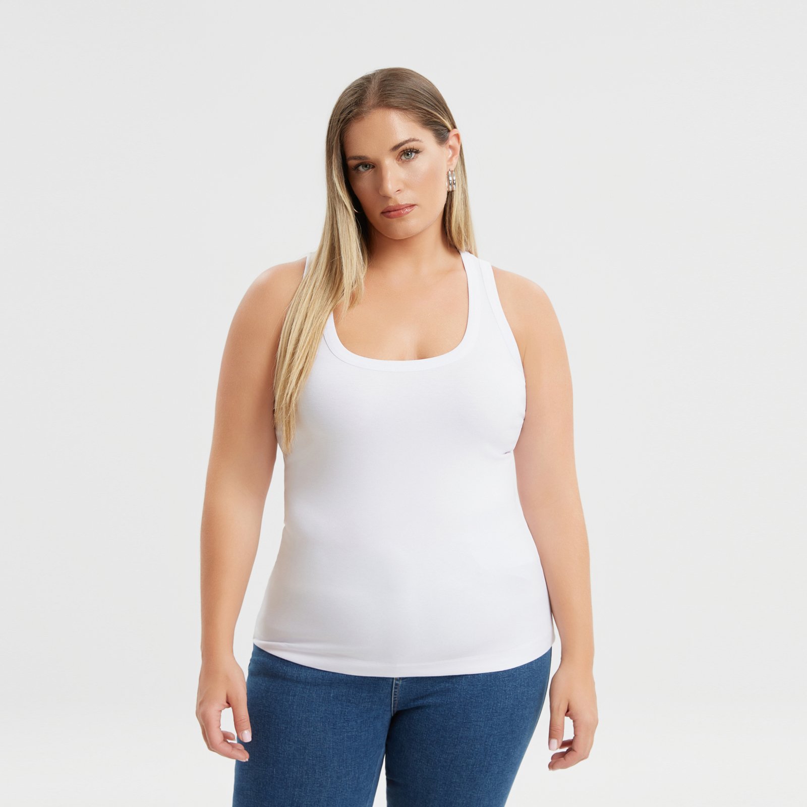  ● Ελαστική βισκόζη ● Bodycon εφαρμογή ● Φαρδιές τιράντες Μήκος (κέντρο της πλάτης): 60 εκ 95%VISCOSE 5%ELASTANE Το μοντέλο έχει ύψος 1,79 εκ. και φοράει S/Μ Made in Greece
