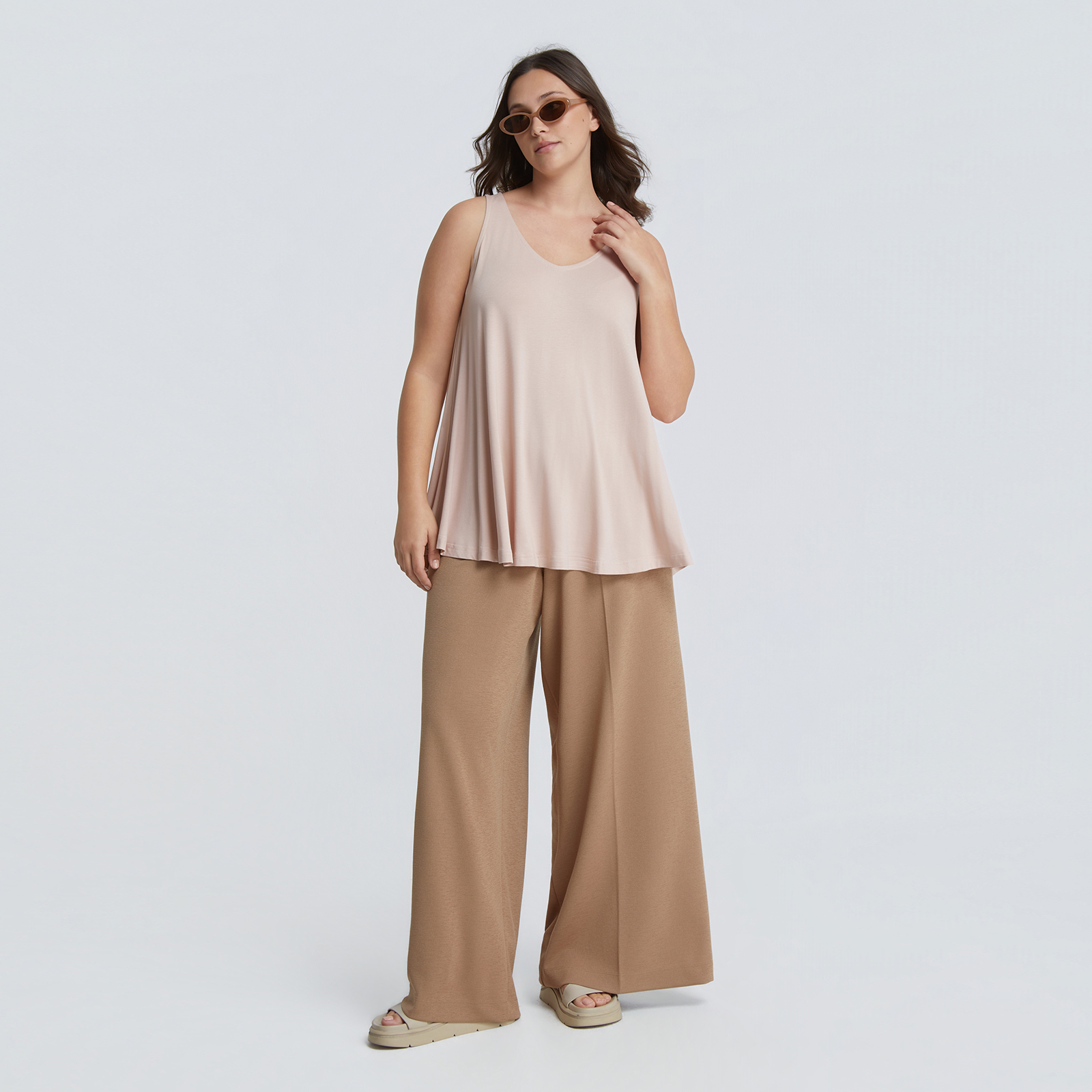  Ελαστική βισκόζη Αμάνικη V-λαιμόκοψη Μήκος (κέντρο της πλάτης): 73 εκ 97%VISCOSE 3%ELASTANE 