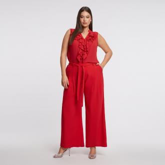  Αυτό το παντελόνι σε έντονο κόκκινο χρώμα συνδυάζει κλασική κομψότητα με μοντέρνο χαρακτήρα. Η ψηλόμεση γραμμή και η υφασμάτινη ζώνη τονίζουν τη μέση, ενώ το ίσιο κόψιμο χαρίζει άνεση και στυλ. Ένα ευέλικτο κομμάτι για πρωινές ή βραδινές εμφανίσεις με fashion-forward διάθεση. ● Ψηλόμεση εφαρμογή που κολακεύει το σώμα ● Ζώνη από το ίδιο ύφασμα για εντυπωσιακή σιλουέτα ● Ίσια γραμμή για διαχρονικό στυλ ● Ιδανικό για κομψά σύνολα με μπλούζες ή σακάκια Μήκος (εσωτερική ραφή): 77 εκ. 100%POLYESTER Το μοντέλο έχει ύψος 1,80 εκ. και φοράει S Made in Greece