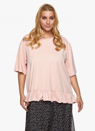 Ελαστική μπλούζα από βαμβάκι με μανίκι μέχρι τον αγκώνα και βολάν στο τελείωμα σε ένα υπέροχο baby pink χρώμα. Διαθέτει άνετη γραμμή και συνδυάζεται άψογα τόσο με τζιν όσο και με φούστες για τις καθημερινές σας βόλτες!
