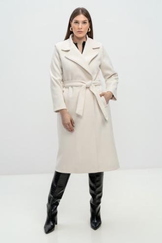 Παλτό βελούρ με ζώνη στην μέση και κλείσιμο με κουμπιά,τσέπες στο πλάι. 93% polyester 7% spandex