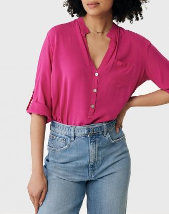 Γυναικείο πουκάμισο σε άνετη γραμμή, με λαιμόκοψη V, μάο γιακά, μακρύ μανίκι ρυθμιζόμενο και κλείσιμο μπροστά με κουμπιά. (Σύνθεση: 100% Βισκόζη)