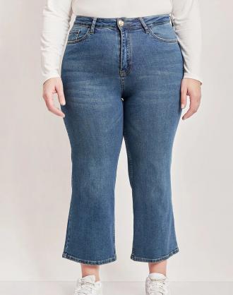 Γυναικείο jean παντελόνι, σε cropped ίσια γραμμή, πεντατσεπο σχέδιο και κλείσιμο με φερμουάρ και κουμπί. (Σύνθεση: 97% Βαμβάκι, 3% Ελαστάνη)