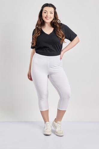 Κάπρι κολάν από ελαστικό ύφασμα. Λάστιχο στη μέση. Συνδυάστε με τουνίκ ή μακριές μπλούζες και απογειώστε το casual look σας.