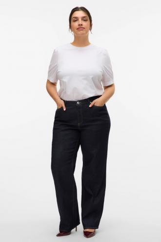 Ψηλόμεσο τζιν με φαρδιά γραμμή και έντονες ραφές. Πεντάτσεπο, με θηλιές στη ζώνη. Κλείσιμο με φερμουάρ και κουμπί. Μακρύ μήκος. Συνδυάστε το με ένα στενό τοπ για να τονίσετε τη μέση σας, προσθέστε ένα ζευγάρι kitten heel μποτάκια και ένα κομψό σακάκι για μια casual chic εμφάνιση ή συνδυάστε το με ένα πλεκτό πουλόβερ με χοντρό ύφασμα και αθλητικά παπούτσια για μια πιο καθημερινή εμφάνιση.Αυτό το προϊόν περιέχει οργανικό βαμβάκι και ανακυκλωμένο πολυεστέρα. Το οργανικό βαμβάκι καλλιεργείται χωρίς τη χρήση επιβλαβών χημικών ουσιών. Η βιολογική καλλιέργεια βαμβακιού προστατεύει τους φυσικούς πόρους και τη βιοποικιλότητα. Ο ανακυκλωμένος πολυεστέρας εξοικονομεί φυσικούς πόρους και μειώνει την ποσότητα των αποβλήτων.